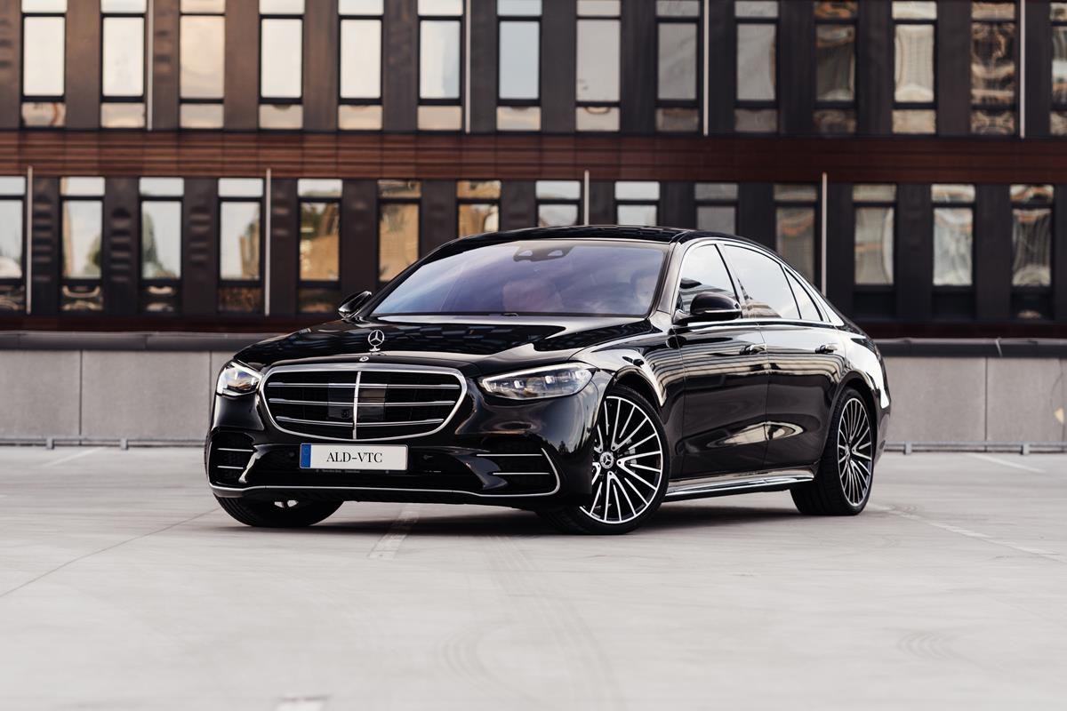 Voiture mercedes noire